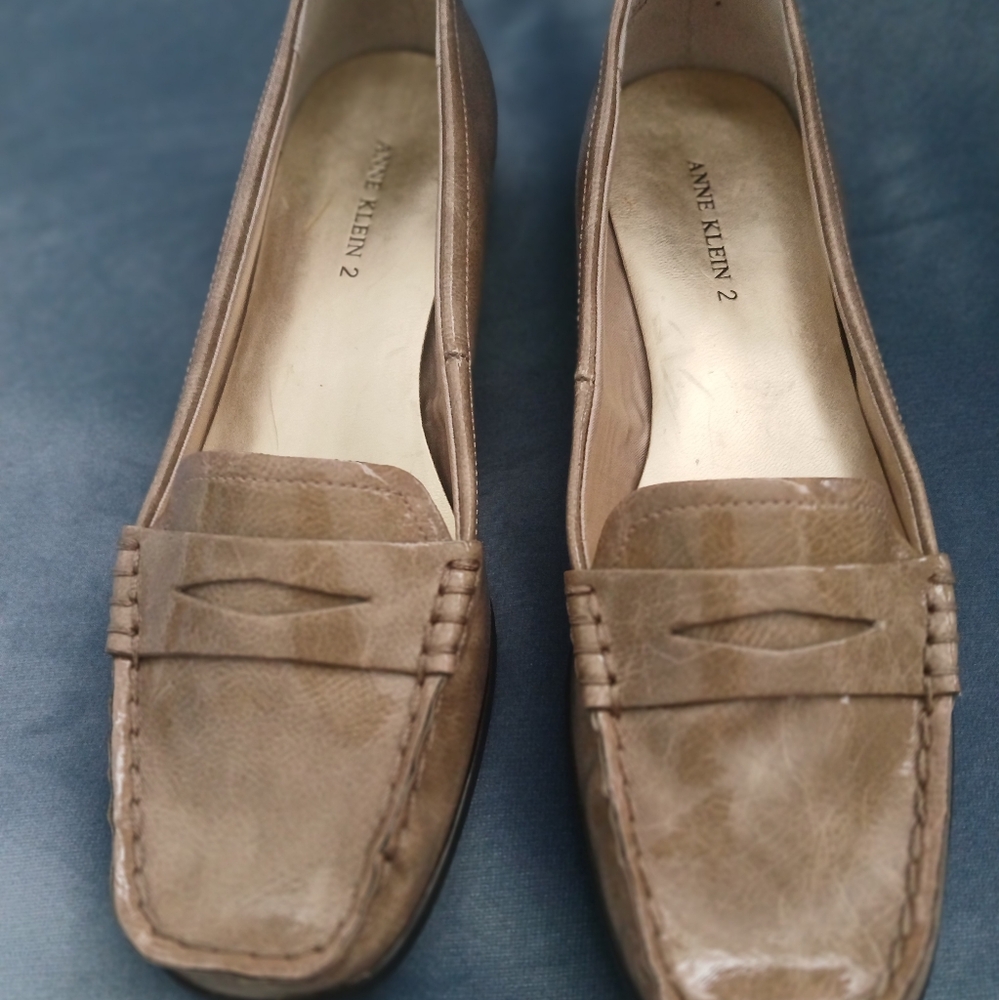 Anne Klein Women's Taupe Loafers